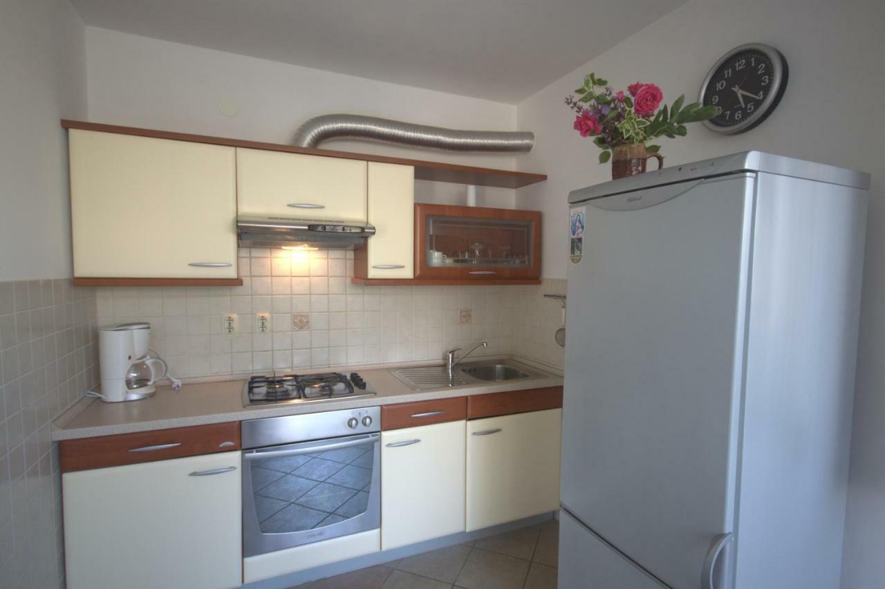 Apartments Katarina Porat Malinska Exterior foto